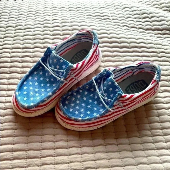 Hey Dude Other - HEY DUDE WALLY YOUTH PATRIOTIC‎ YOUTH SHOES SIZE Y2-L3 EUC SUPER COOL SHOES
